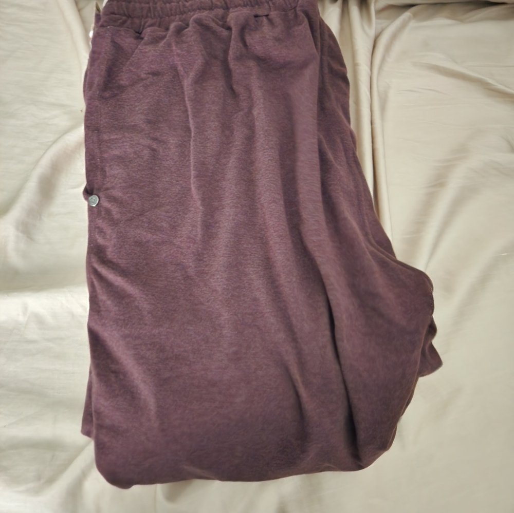 Vuori pants joggers